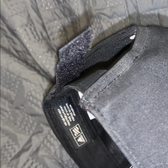 Black adidas hat - Picture 5 of 5